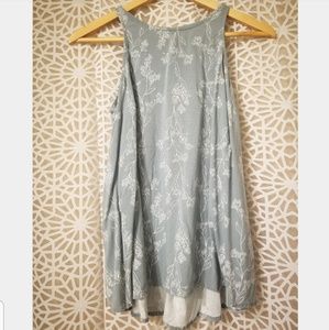 Old Navy olive & white floral print sleeveless med
